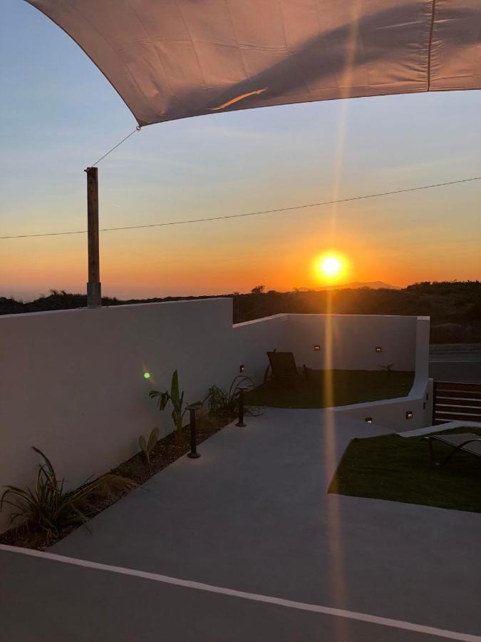Lejardin Suites Santorini Пиргос Экстерьер фото